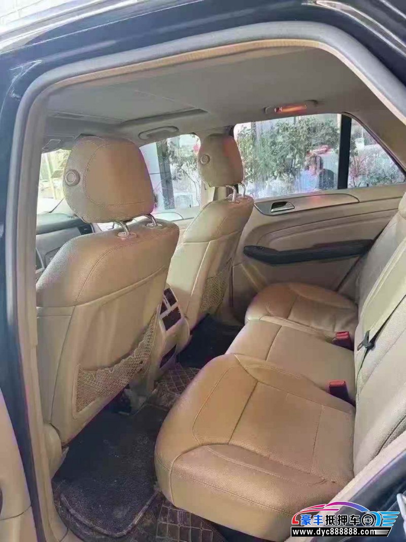 13年奔驰R轿车抵押车出售