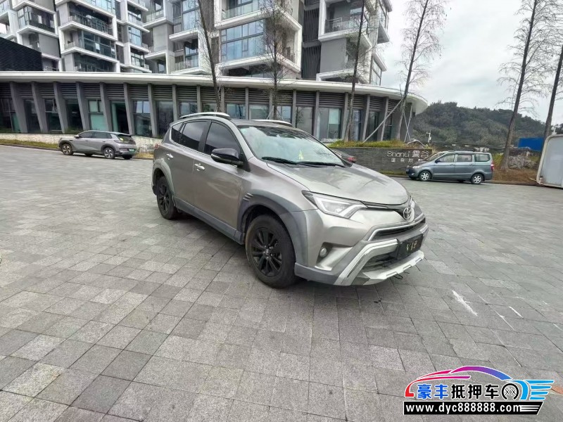 19年丰田RAV4轿车抵押车出售