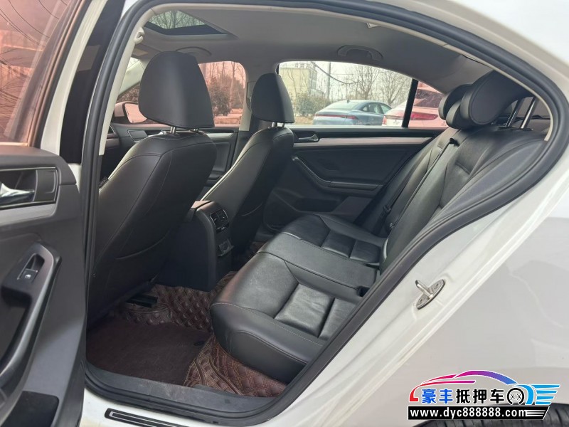 18年大众速腾轿车抵押车出售