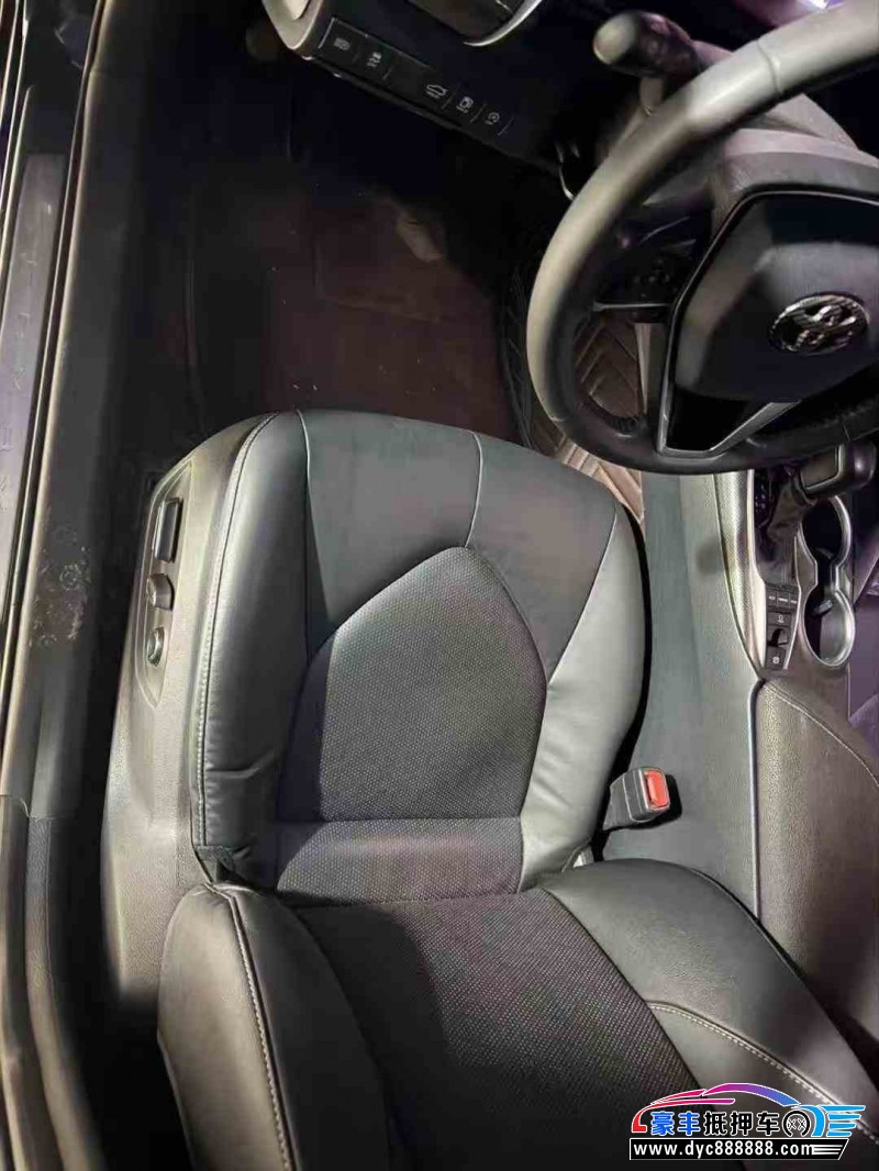 22年丰田凯美瑞轿车抵押车出售