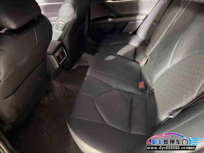 22年丰田凯美瑞轿车抵押车出售