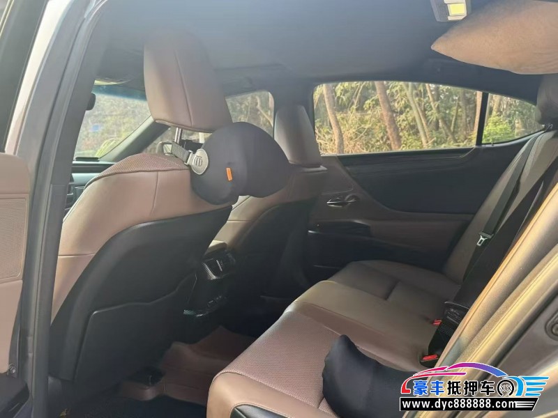 24年雷克萨斯ES轿车抵押车出售