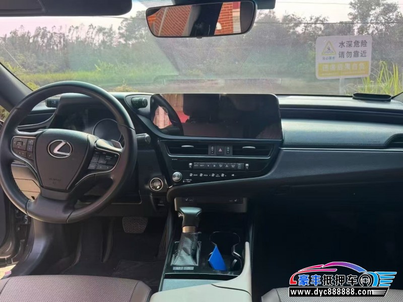 24年雷克萨斯ES轿车抵押车出售