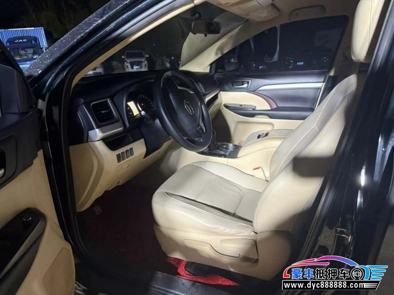 17年丰田汉兰达轿车抵押车出售