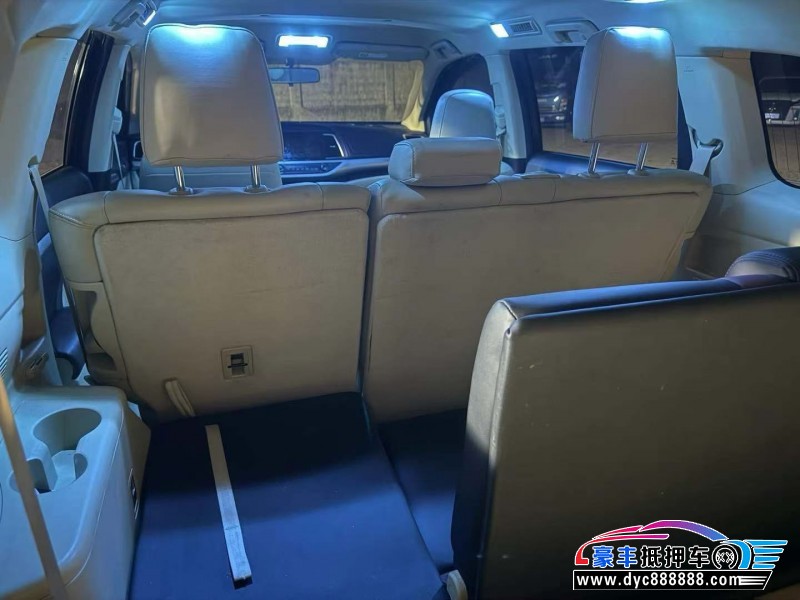 17年丰田汉兰达轿车抵押车出售