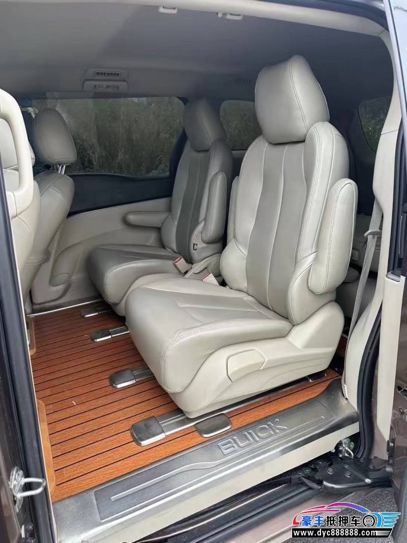 19年别克GL8轿车抵押车出售