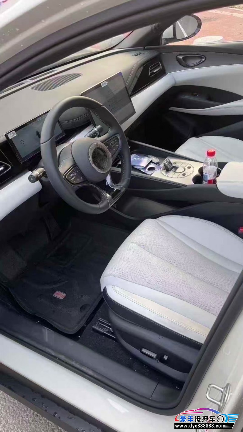 25年比亚迪海豹轿车抵押车出售