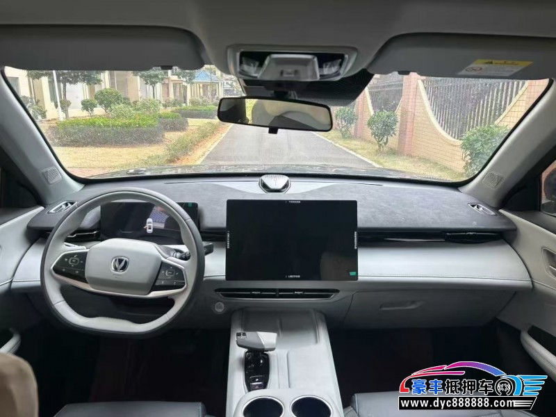 25年长安长安UNI轿车抵押车出售