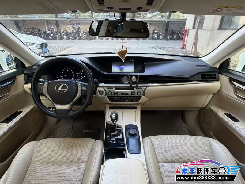 15年雷克萨斯ES轿车抵押车出售