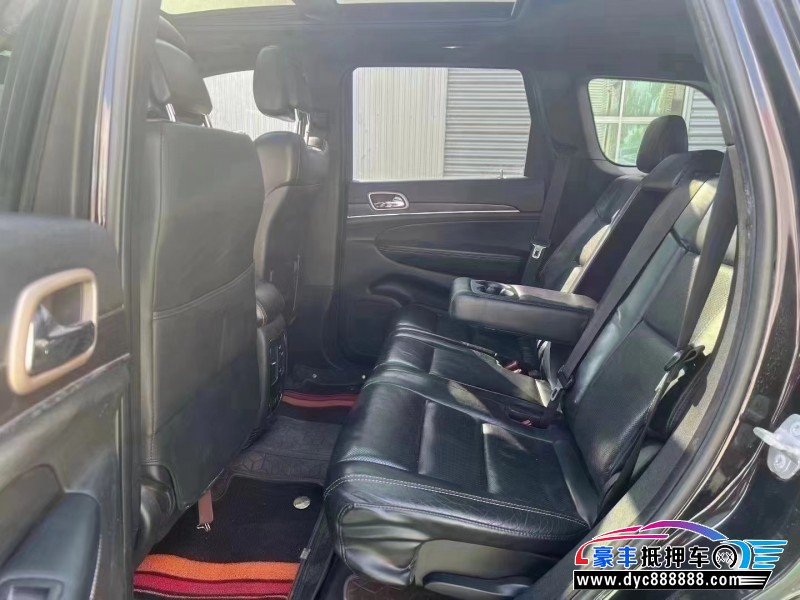 15年Jeep大切诺基轿车抵押车出售