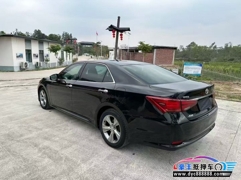 16年丰田皇冠轿车抵押车出售