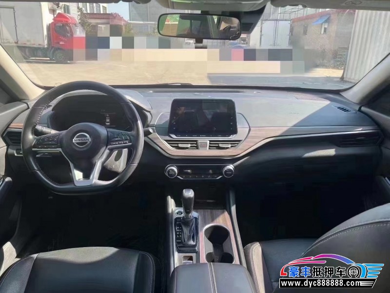 22年日产天籁轿车抵押车出售