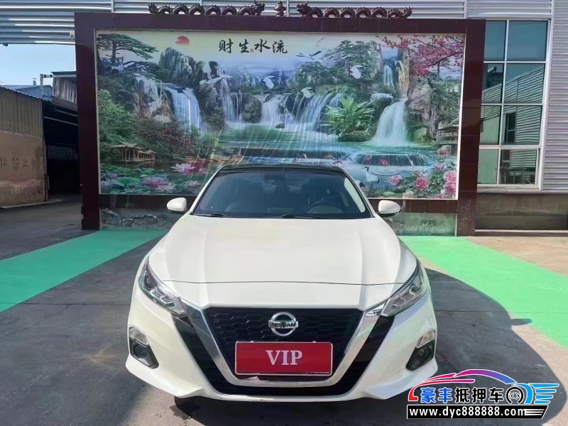 22年日产天籁轿车抵押车出售