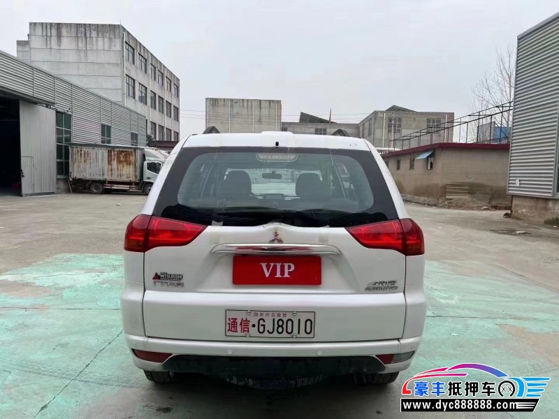 17年三菱帕杰罗轿车抵押车出售