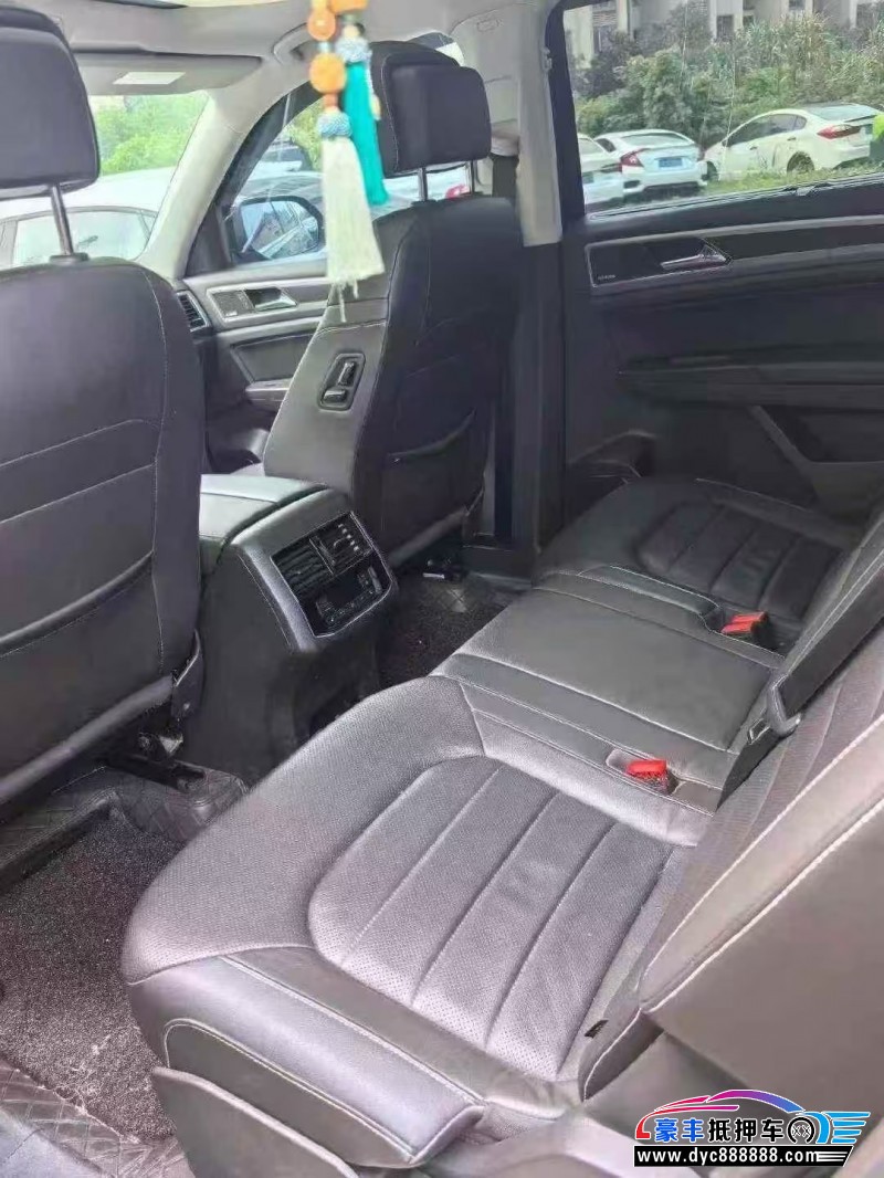 17年大众途昂轿车抵押车出售