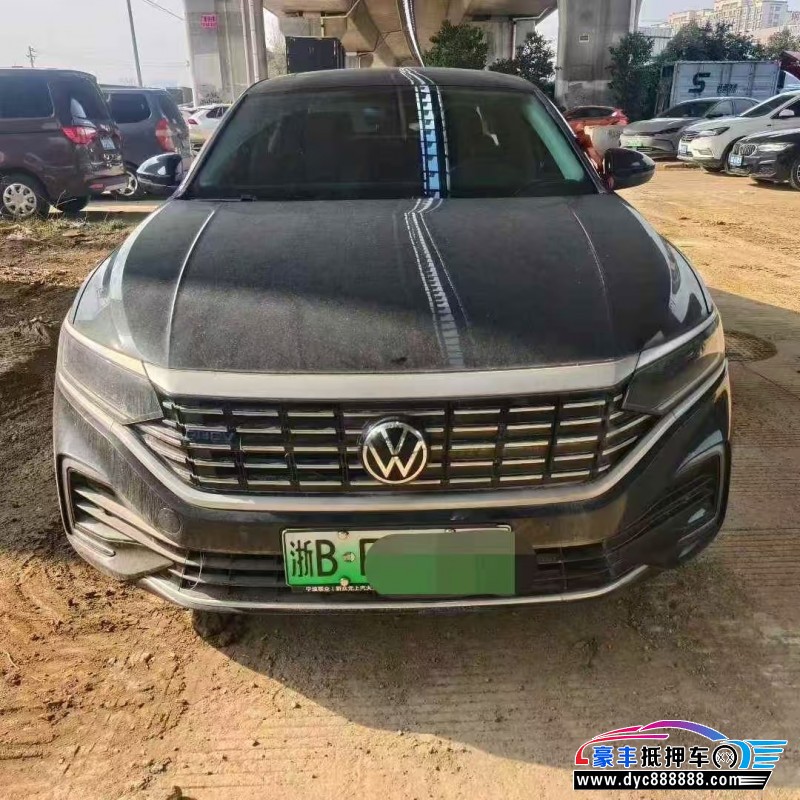 抵押车出售24年大众帕萨特轿车