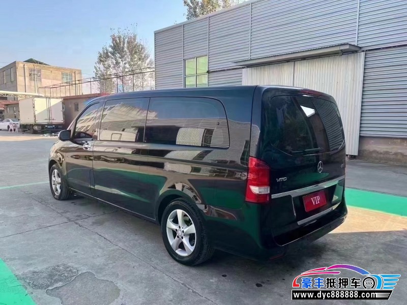 17年奔驰威霆轿车抵押车出售