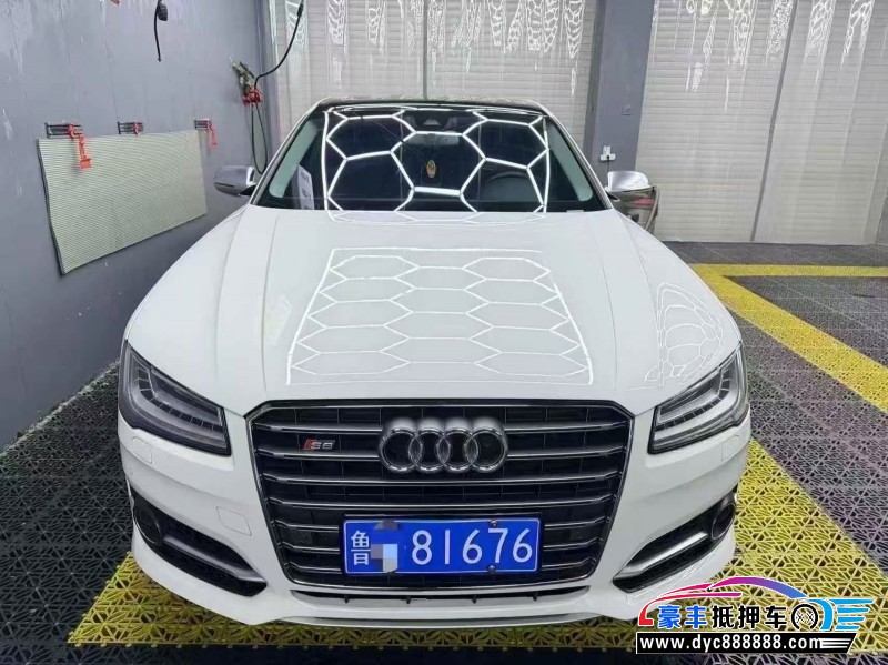 抵押车出售14年奥迪S8轿车