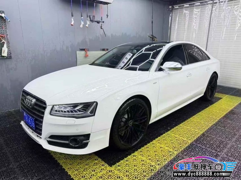 14年奥迪S8轿车抵押车出售