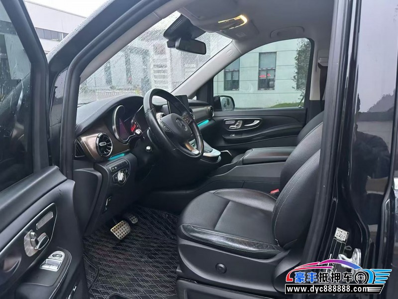 21年奔驰V轿车抵押车出售