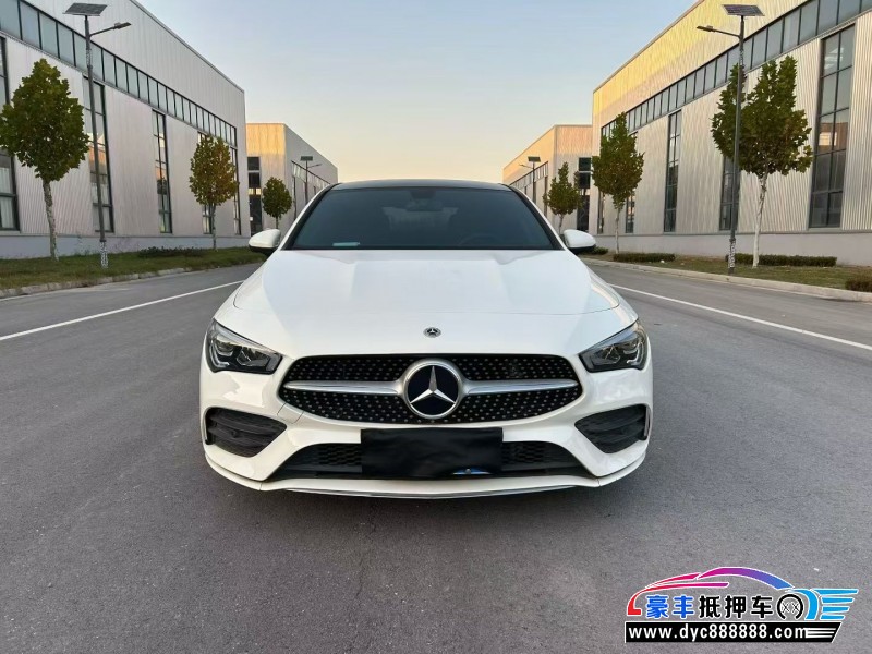 抵押车出售21年奔驰CLA轿车