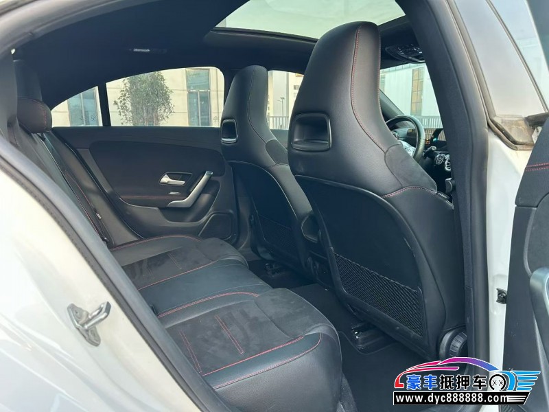 21年奔驰CLA轿车抵押车出售