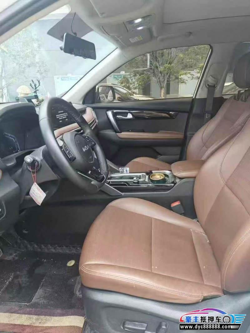 22年起亚智跑轿车抵押车出售