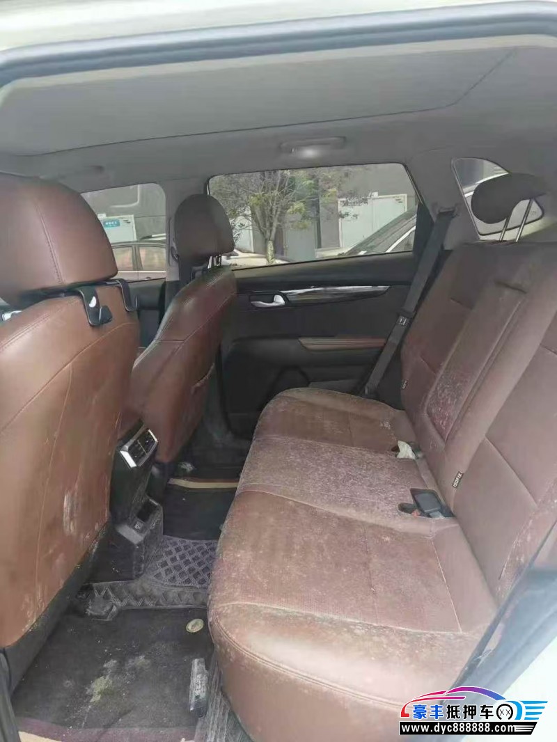 22年起亚智跑轿车抵押车出售