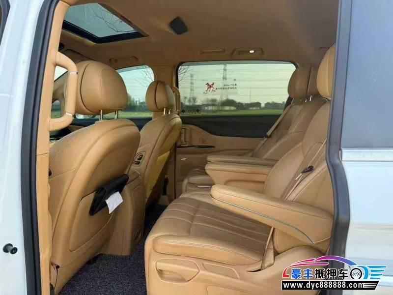 24年岚图梦想家轿车抵押车出售