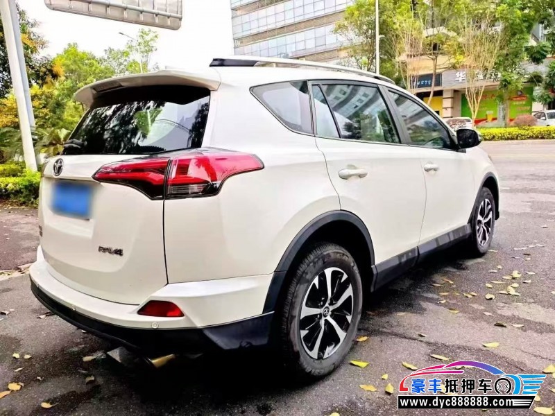 19年丰田RAV4轿车抵押车出售
