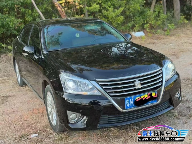 13年丰田皇冠轿车抵押车出售