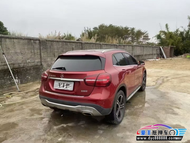 18年奔驰GLA轿车抵押车出售