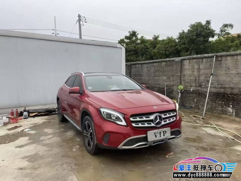 18年奔驰GLA轿车抵押车出售