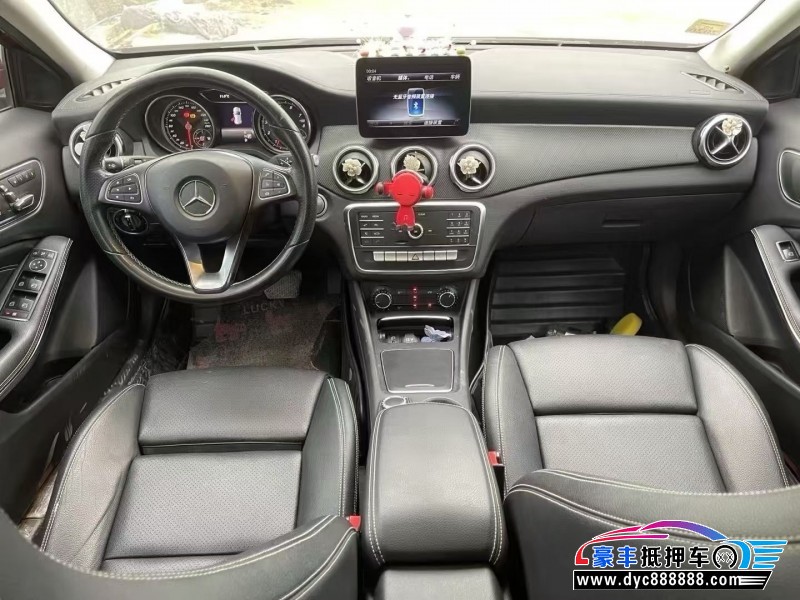 18年奔驰GLA轿车抵押车出售