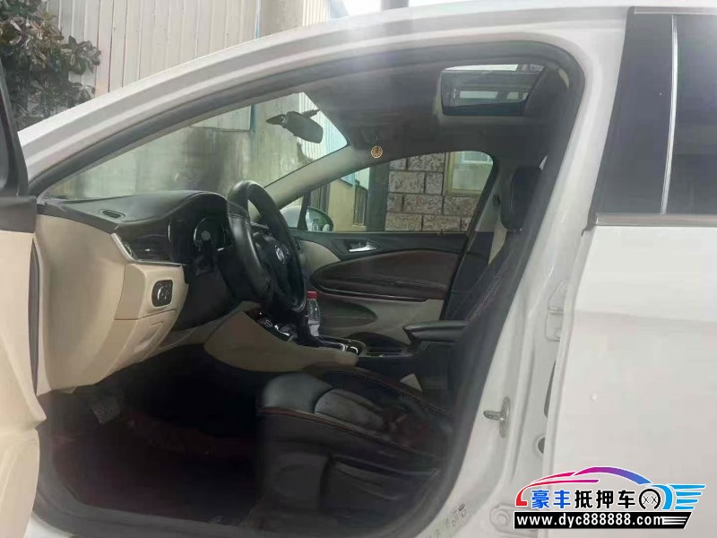 17年别克威朗轿车抵押车出售