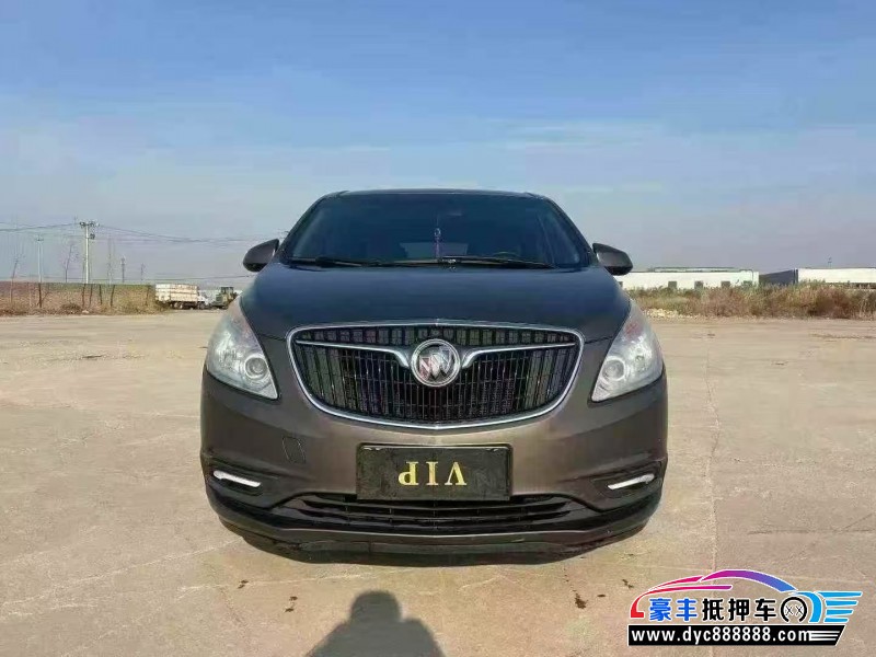 抵押车出售18年别克GL8轿车