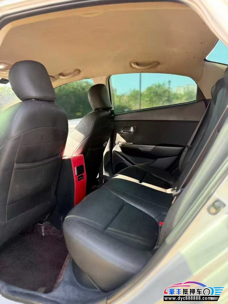 14年起亚K2轿车抵押车出售