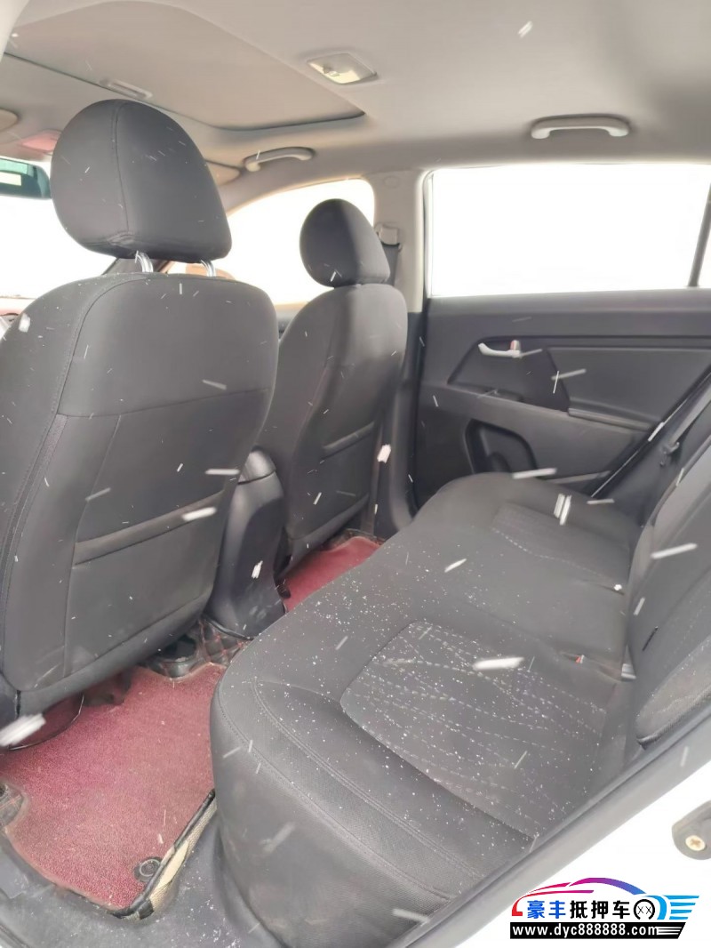 17年起亚智跑轿车抵押车出售