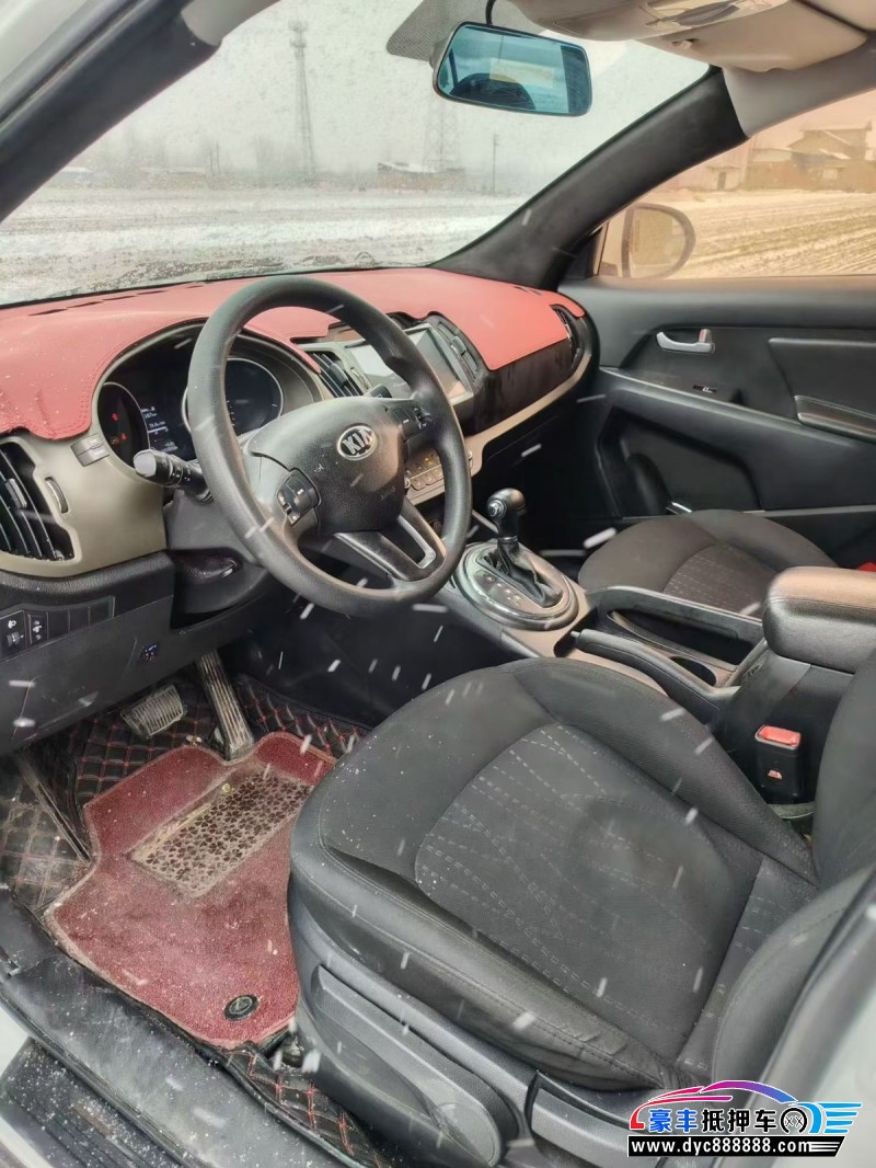 17年起亚智跑轿车抵押车出售