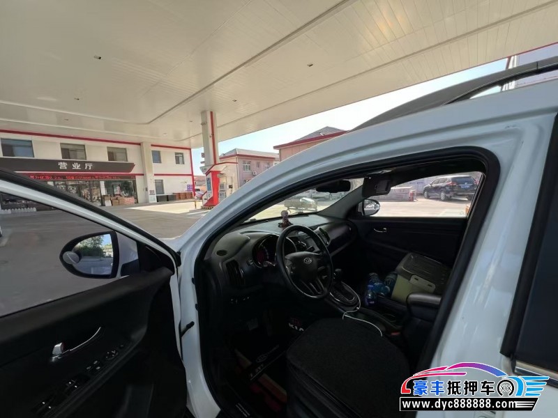 12年起亚智跑轿车抵押车出售