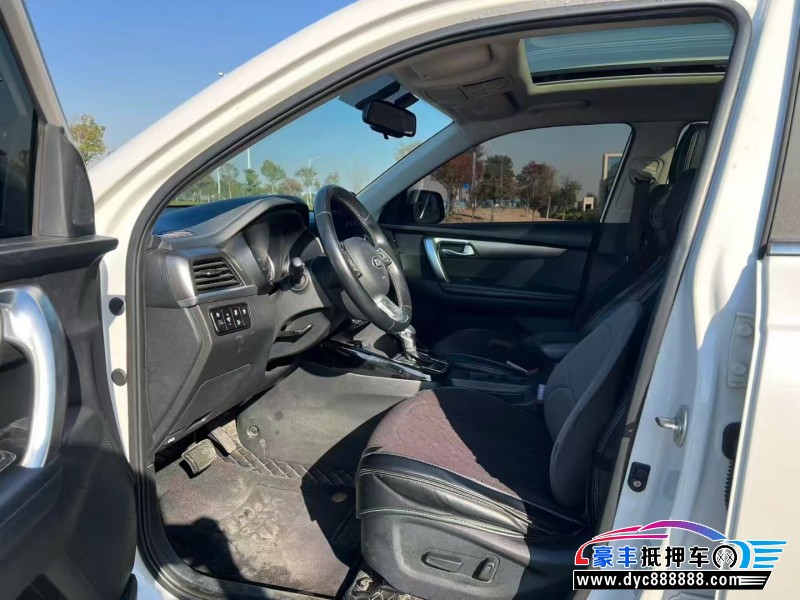 18年起亚智跑轿车抵押车出售