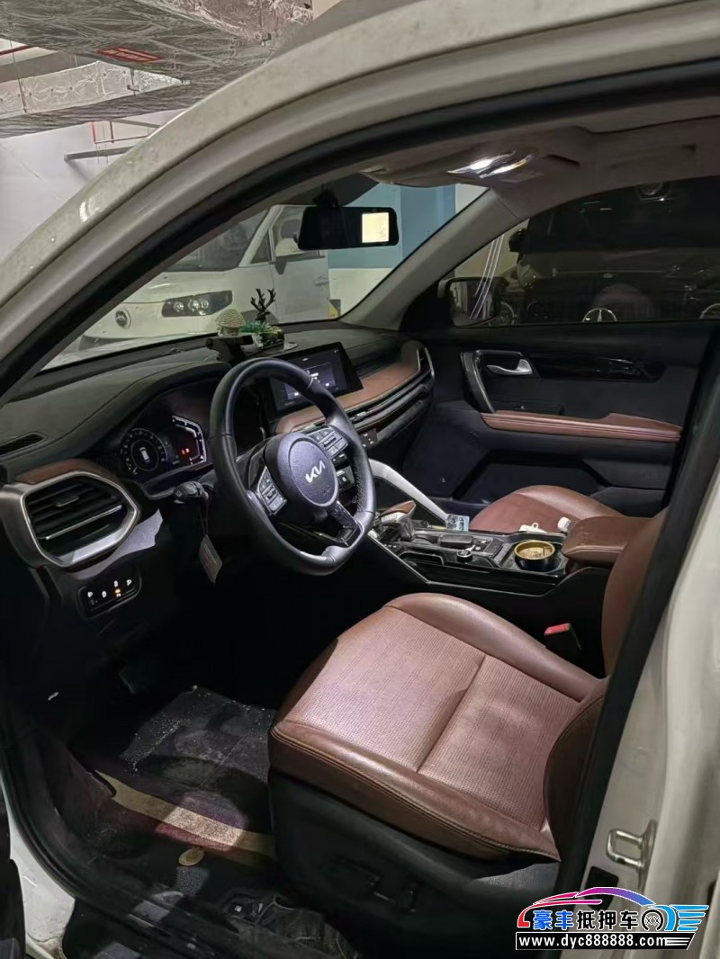 22年起亚智跑轿车抵押车出售