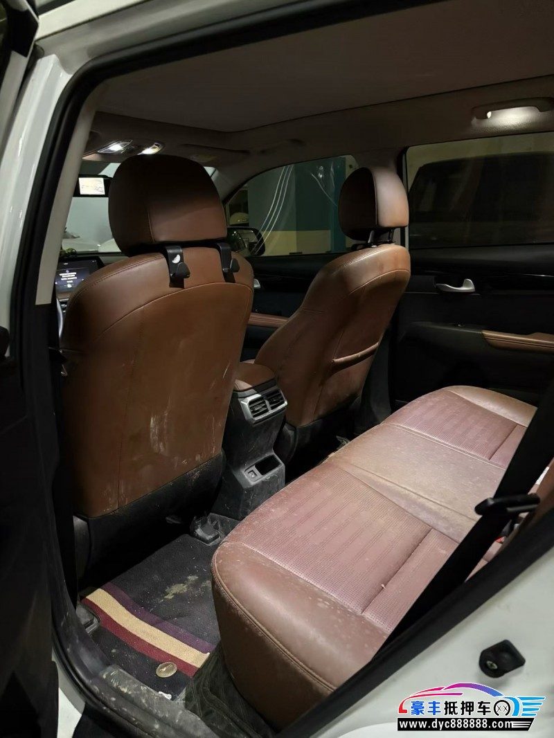 22年起亚智跑轿车抵押车出售