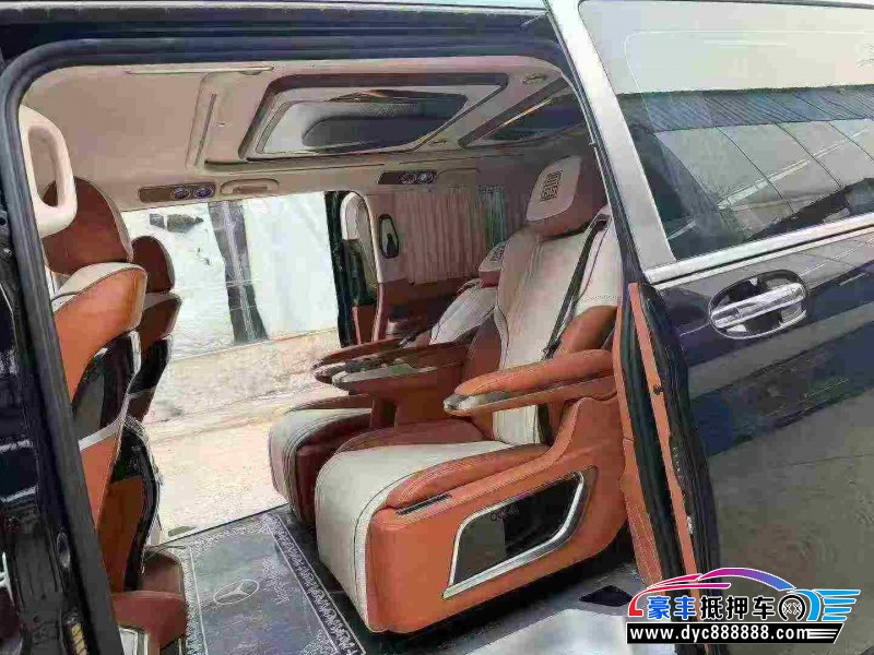 22年奔驰威霆轿车抵押车出售