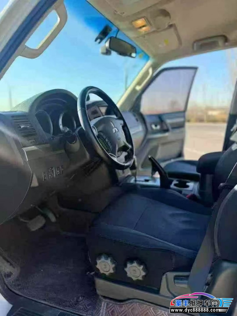 20年三菱帕杰罗SUV抵押车出售