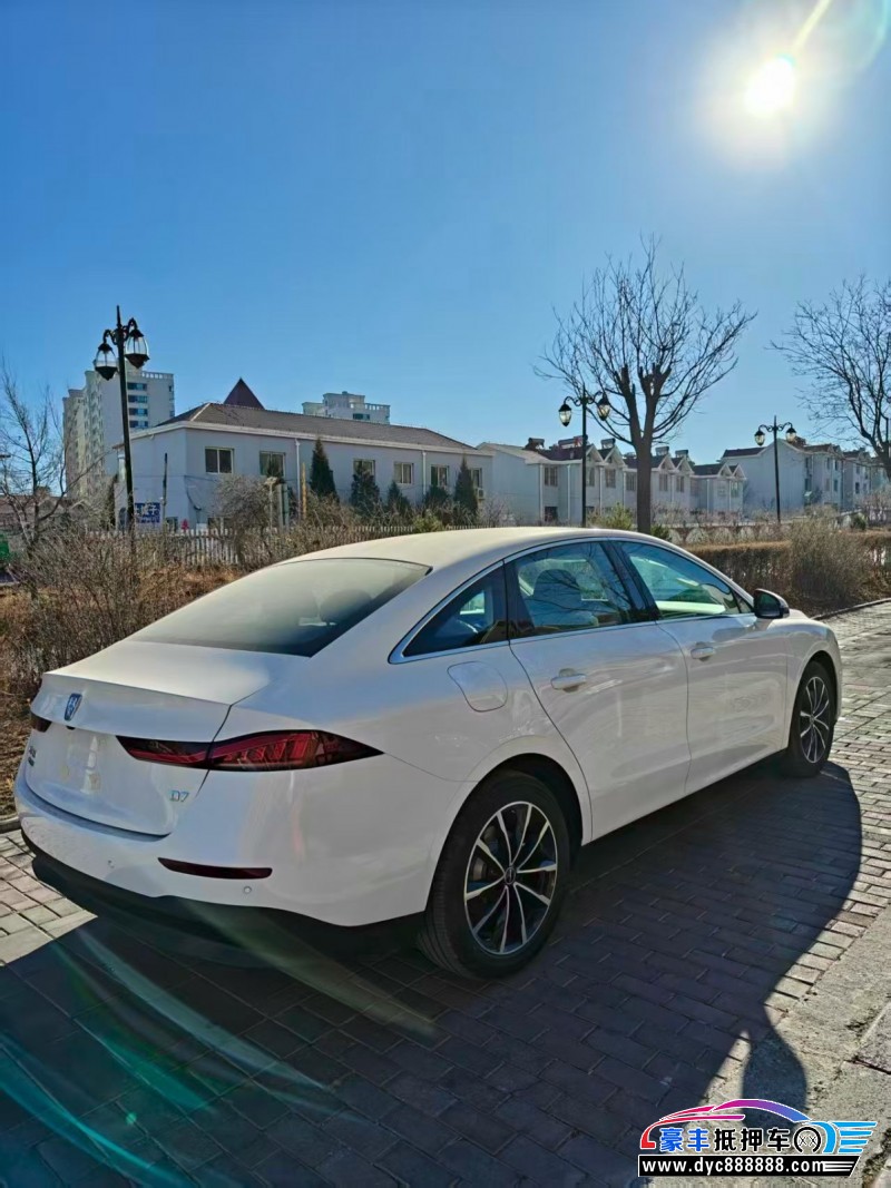 25年荣威D7轿车抵押车出售