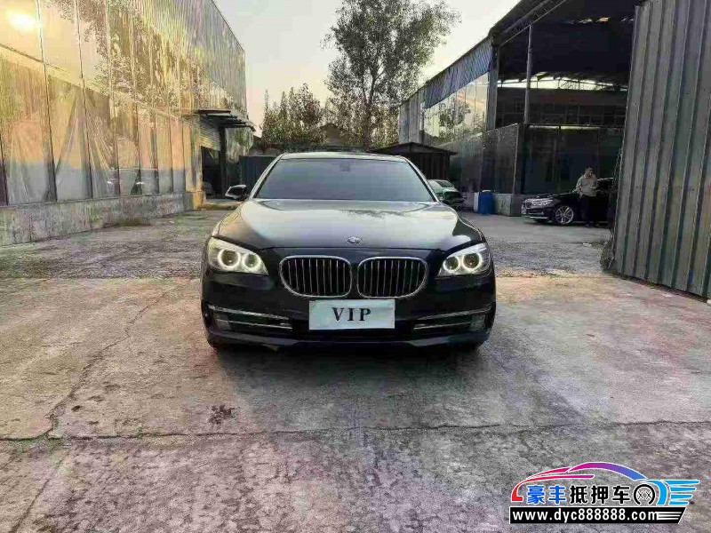 抵押车出售15年宝马7系轿车