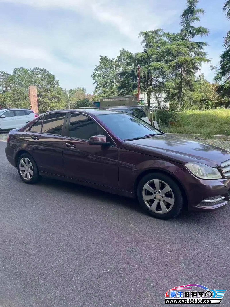 13年奔驰C轿车抵押车出售