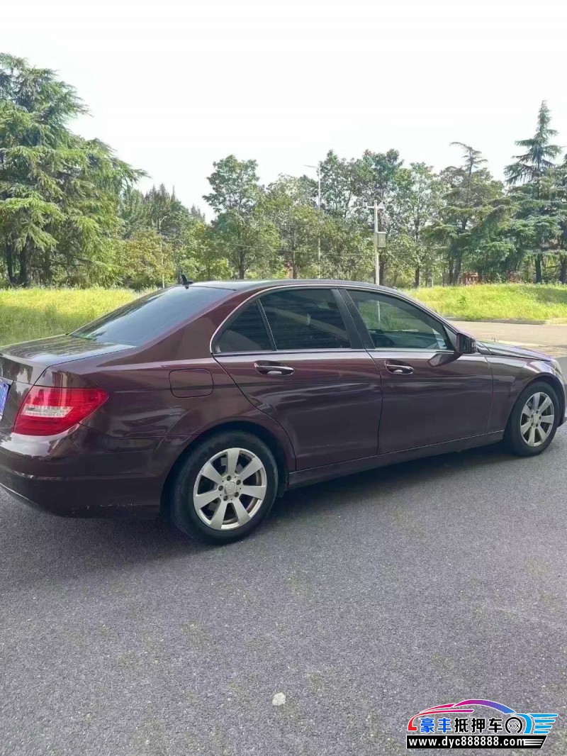 13年奔驰C轿车抵押车出售