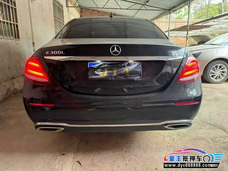 19年奔驰E轿车抵押车出售